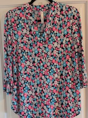 Dear Scarlett Navy Lizzy Top Like New